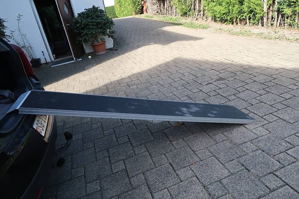 Käfige, Transport & Sicherheit: Teleskop Hunderampe aus AL – Neu und originalverpackt aus Uznach von bru_h6qy 2