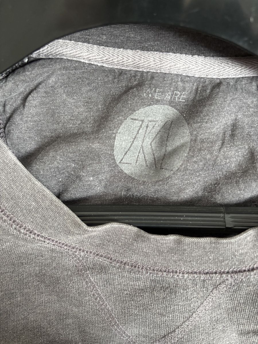 Pullover & Sweatshirts: Pullover – Gebraucht aus Basel von rebecca_b 2