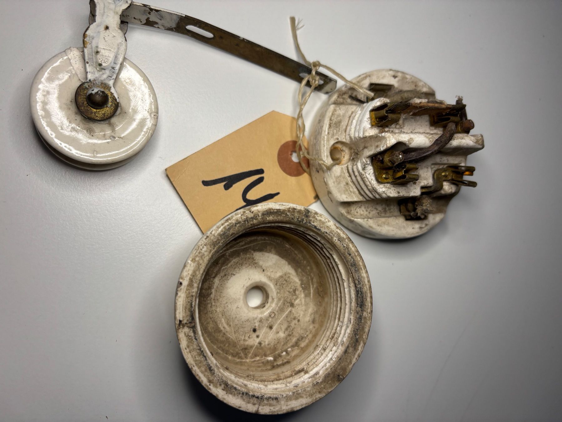 Lampade: Rosette / Anschluss für eine Zugpendellampe – Usato da Niederurnen venduto da Guste 1