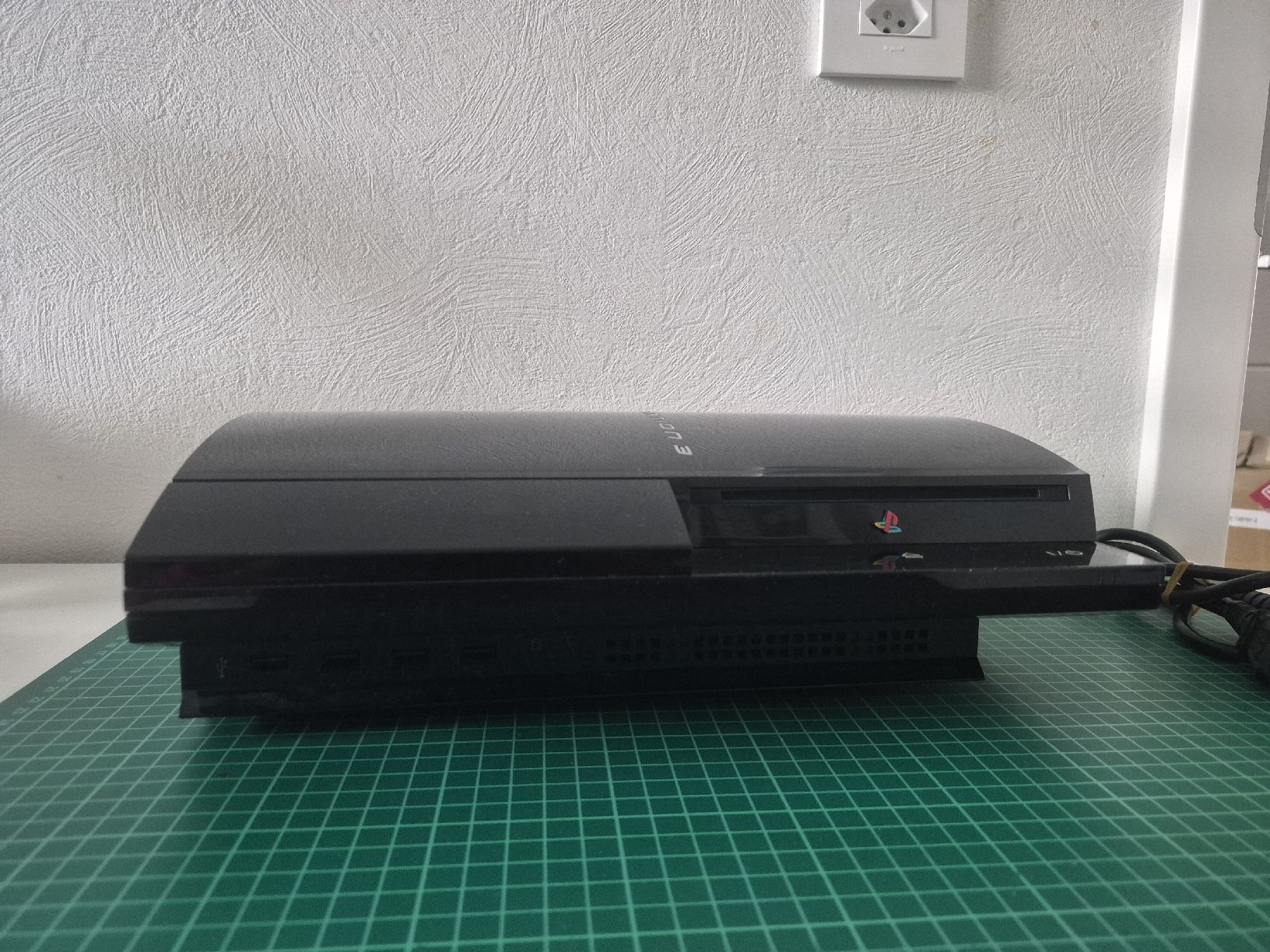 Sony Console: Sony PlayStation 3 backwards compatible / Retrocompatibel  – Usato da Meyrin venduto da Retro-GZ 3