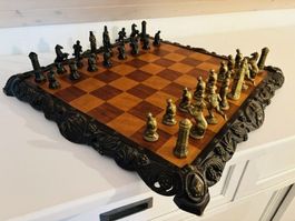 Altes grosses massives Schach 45x45cm; Metall/Holz; ca. 5kg