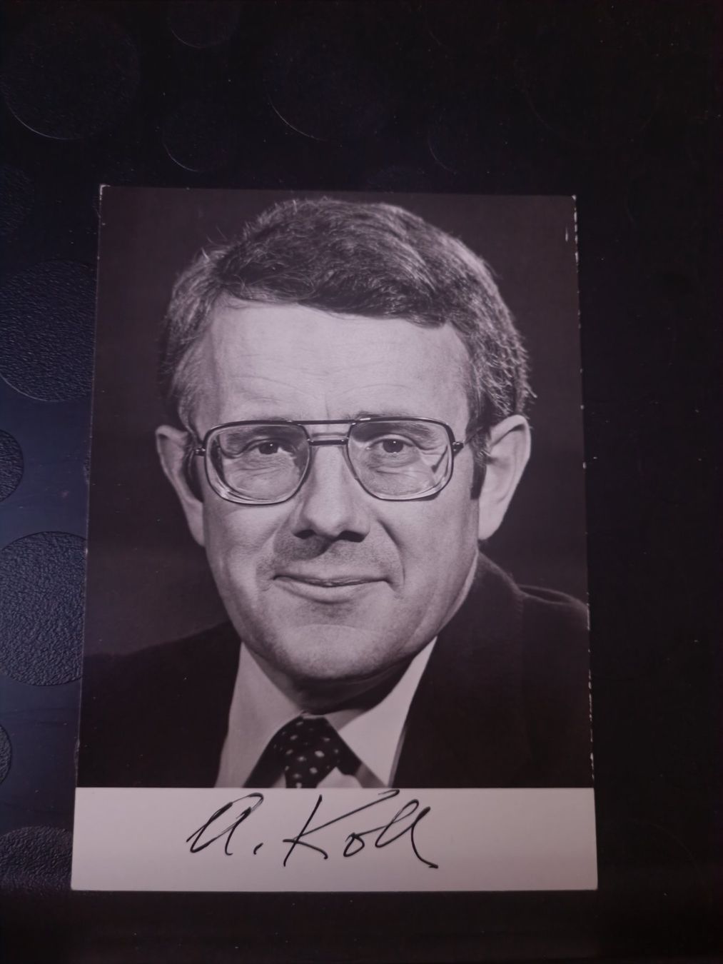 Autografi: Arnold Koller - alt Bundesrat - Handsigniert – Usato da Menziken venduto da Artographs