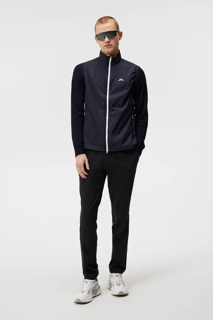 Lindeberg Giacche: J.LINDEBERG Ash Light Packable Vest Navy - Orginalpreis 150. – Nuovo e nell'imballaggio originale da Zürich venduto da luxuryoutlet1 5