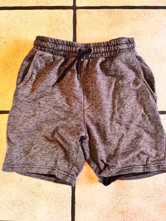 Kinder Shorts dunkelgrau Grösse 104 guter Zustand