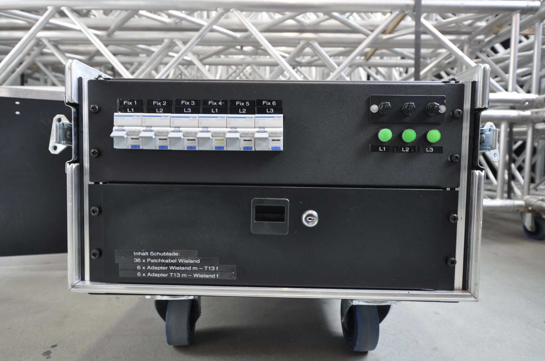 Alimentazione elettrica: CEE32 Hotpatch Für Socapex – Nuovo (secondo la descrizione) da Burgdorf venduto da WHITELIGHT3400 6