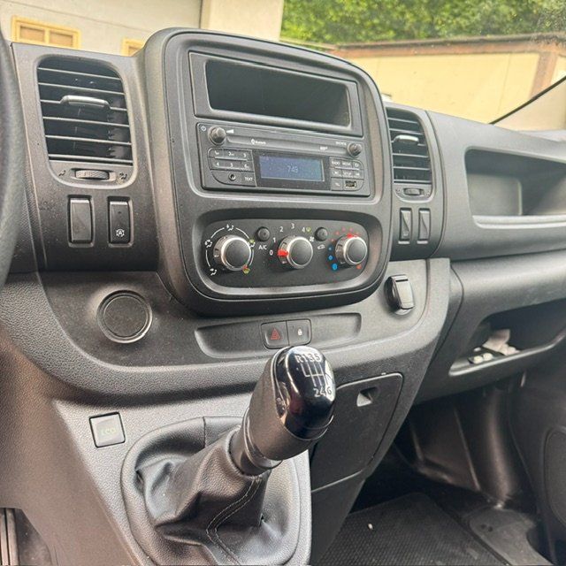 Renault Nutzfahrzeuge: Renault Trafic 3 dci120 – Gebraucht aus Courrendlin von alu_r525 7