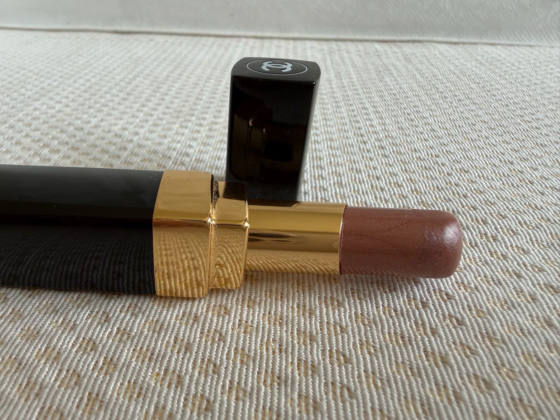 Chanel Make-up: Chanel - Rouge à lèvres - Stick – Usato da Sion venduto da accroshoes