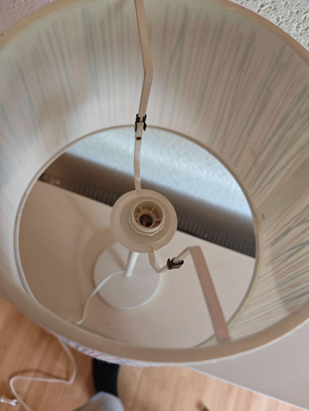 Lampade: Tischlampe mit farbigem Schirm – Usato da Sörenberg venduto da bol_8lfr 4