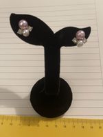 Jolis clous perles blanche et rose neufs