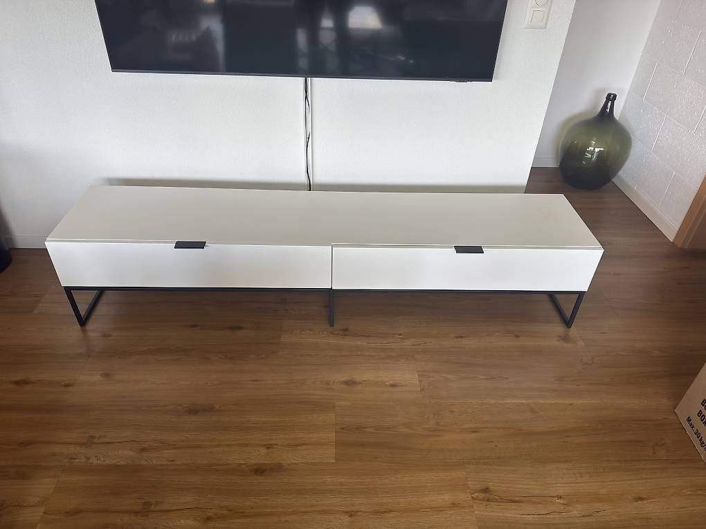TV Möbel: Meuble tv + petite table  – Gebraucht aus Vouvry von gra_vtp7 1