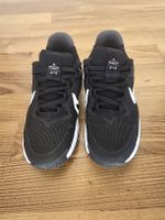 Nike Turnschuhe 32, neuwertig