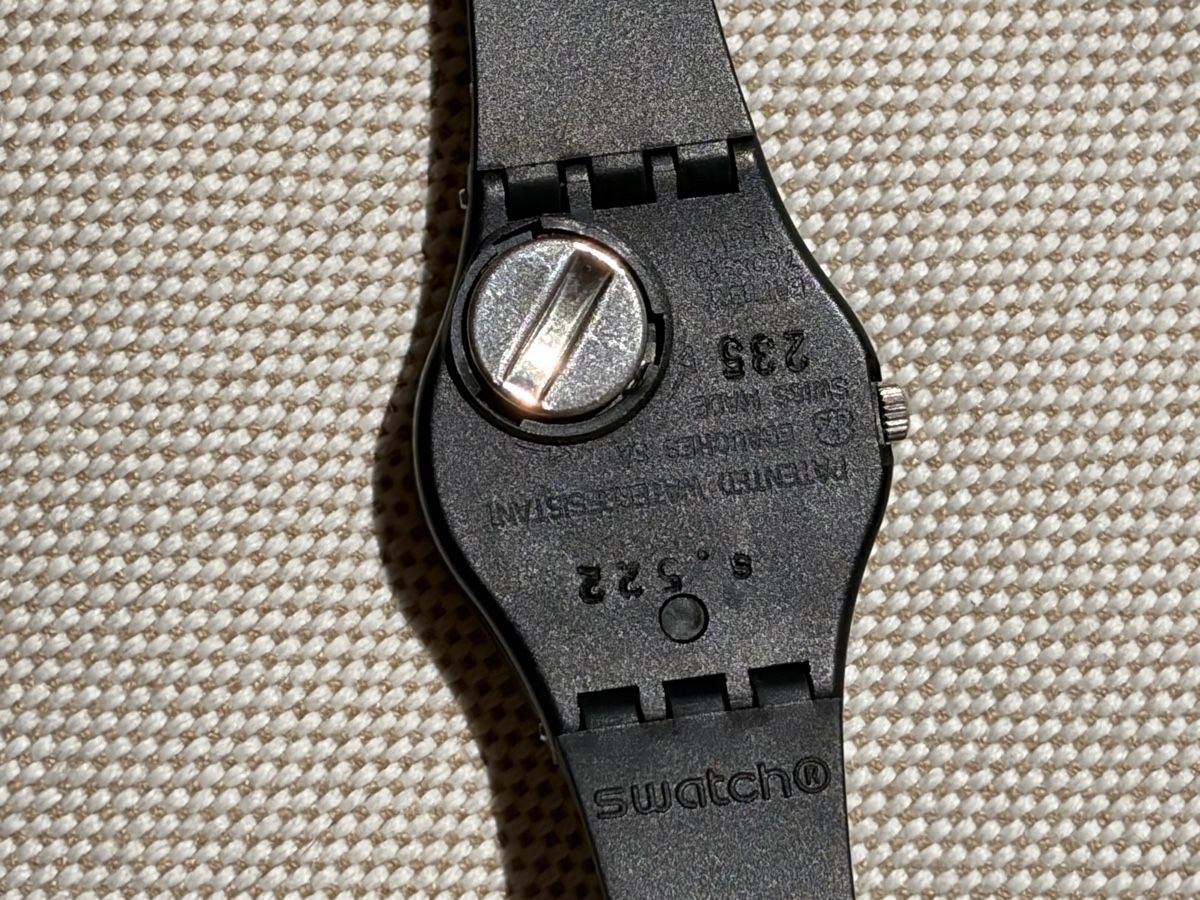 Swatch Orologi: Swatch Uhr Lady Kunststoff, schwarz – Usato da Möhlin venduto da seerose6 4