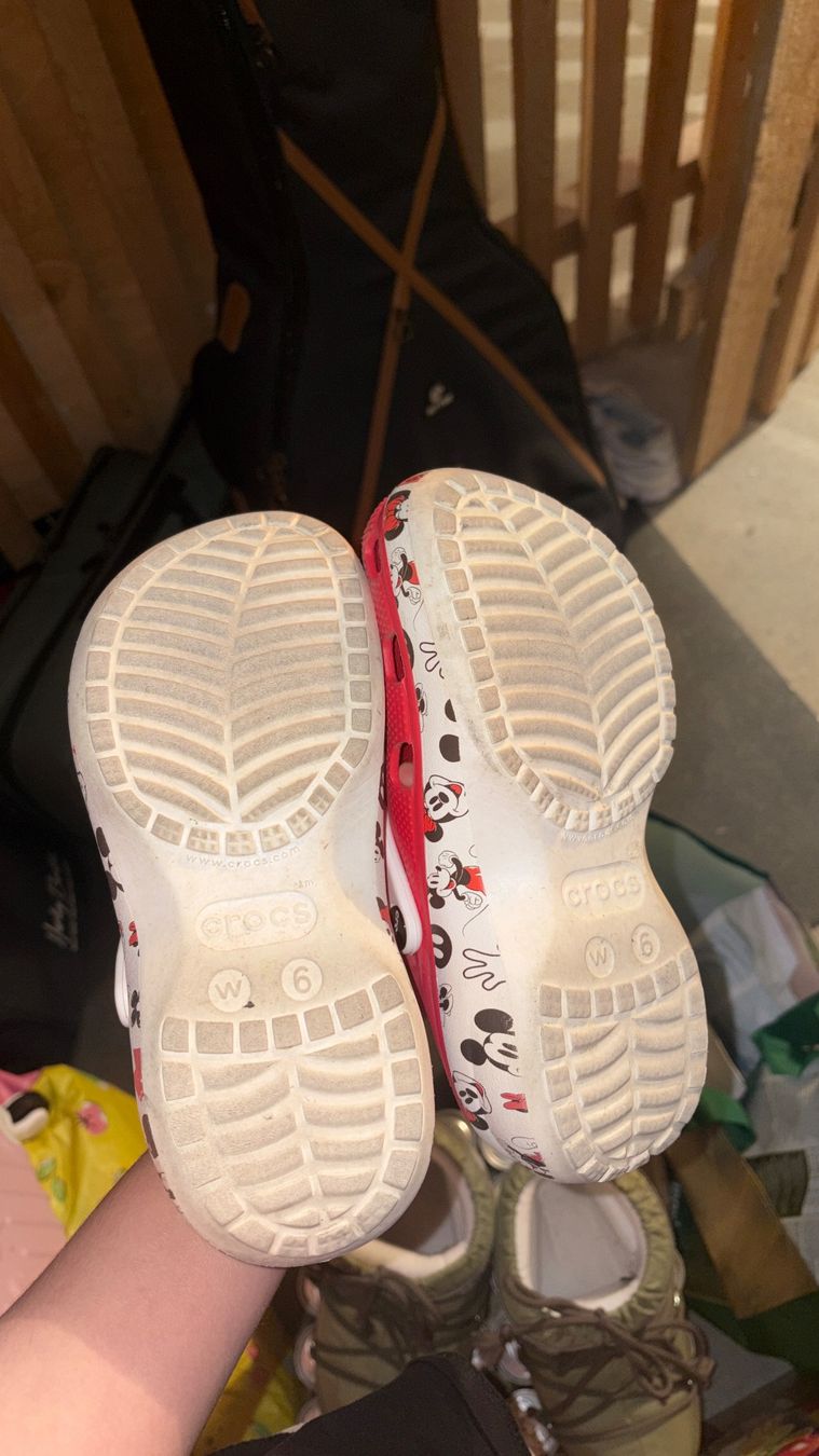 Crocs Herrenschuhe: Mickey Mouse Crocs – Gebraucht aus Weisslingen von andre.a.o 2