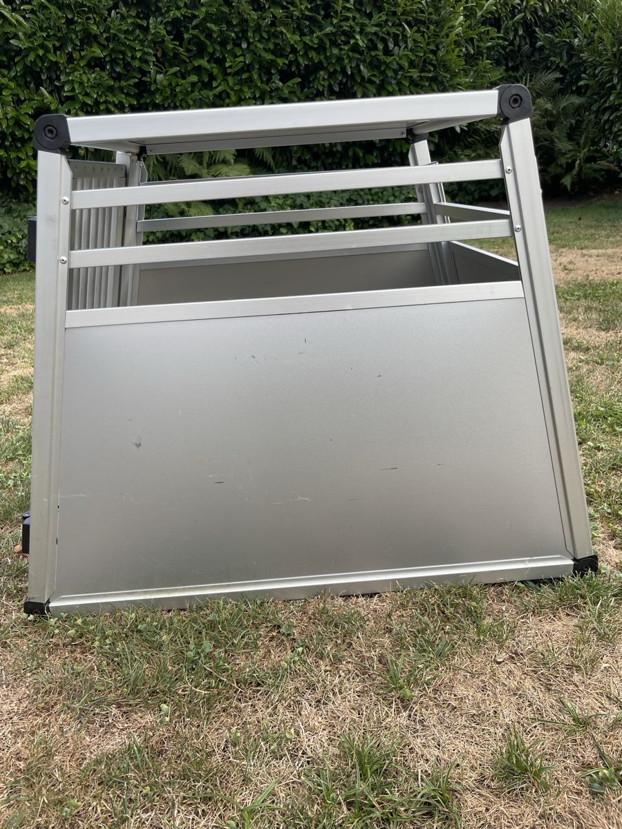 Swisspet Cages, transport & sécurité: Hunde Autobox von Siwsspet – D'occasion à Dorf par Leony22 7