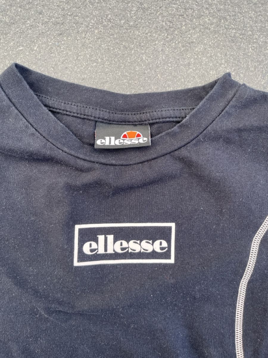 Ellesse Pulls & Sweat-shirts: ellesse crop top langsarm – D'occasion à Zofingen par jj7 3