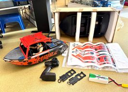 Pro Boat Jetstream Jet Boat 24" 1/6 RTR – À réparer /