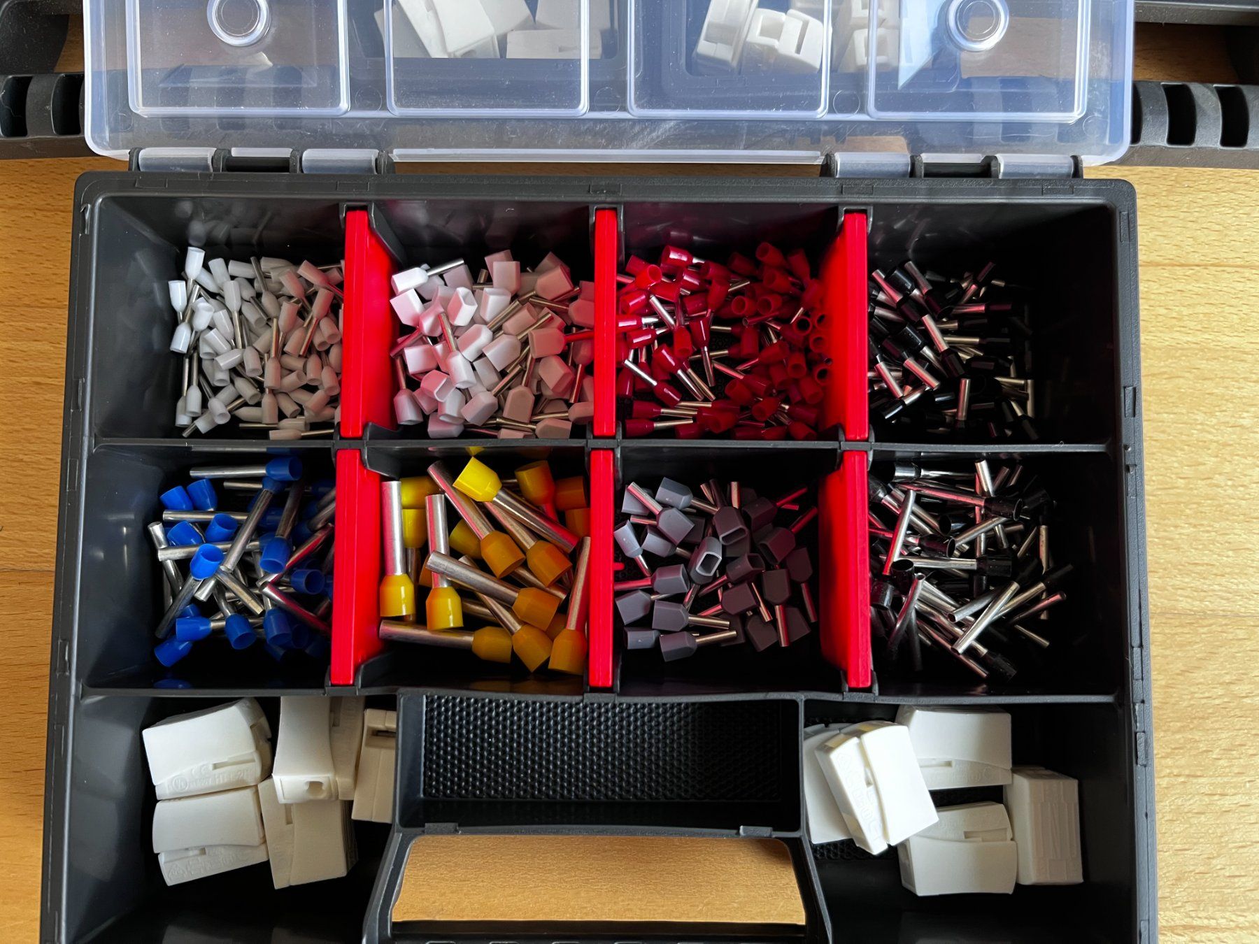 Tous les outils: Box – Neuf (Voir description) à Safenwil par dbr_xw92 1