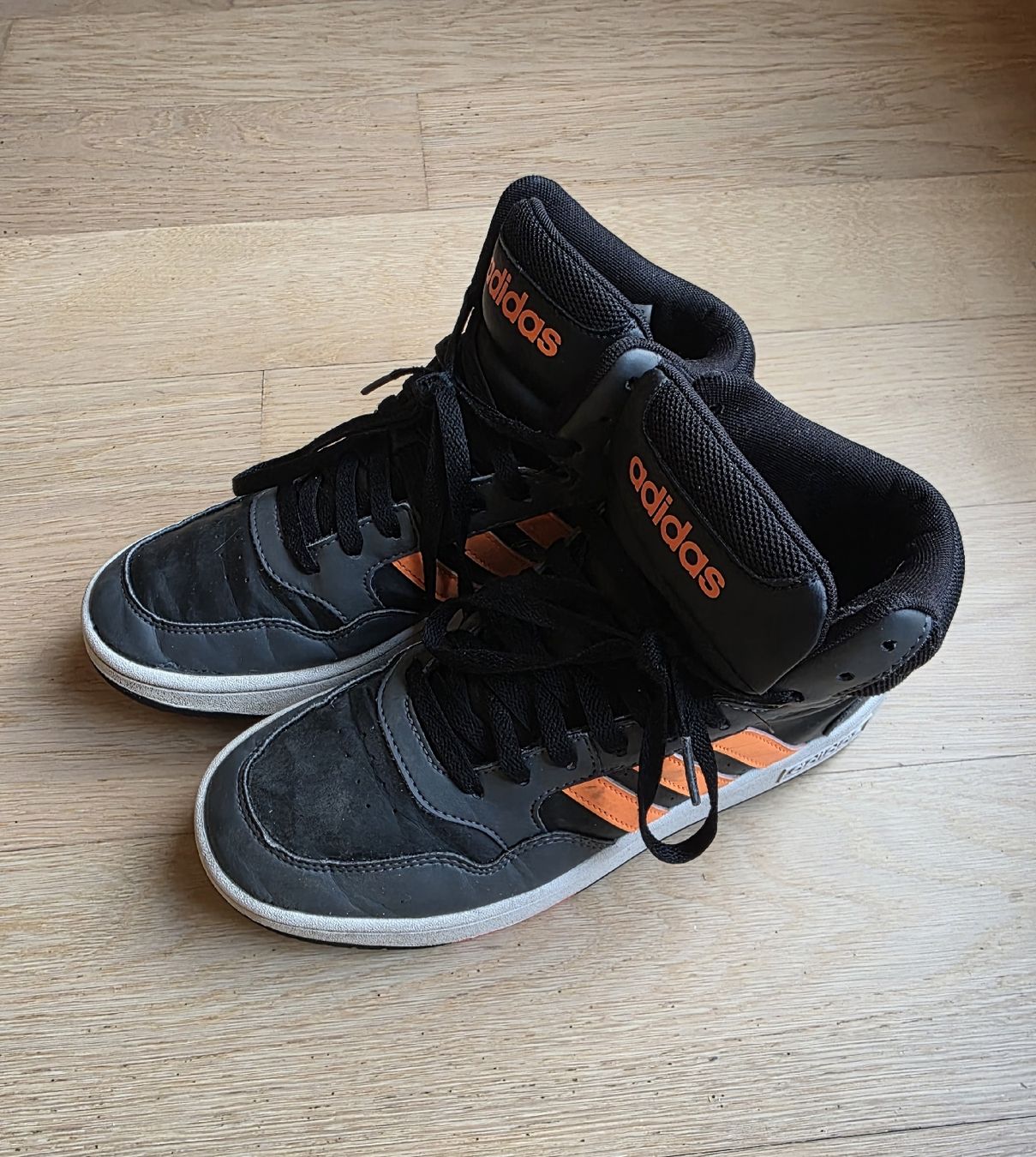 Adidas Scarpe per ragazzi: Adidas Hoops Mid 3.0 Sneaker - Grösse 39.5 – Usato da Zug venduto da sa.ho 1