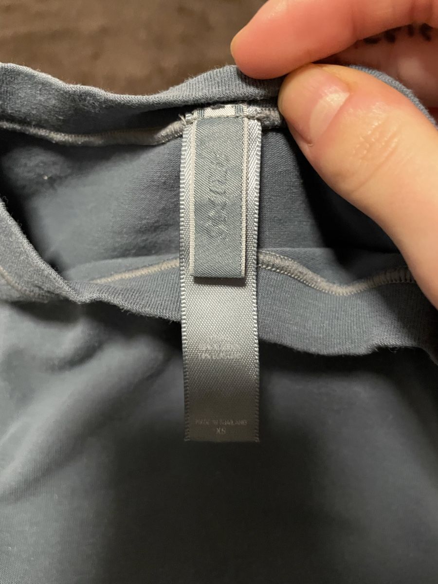 Skims Pullover & Sweatshirts: SKIMS pully xs  – Gebraucht aus St. Gallen von web_r57v 1