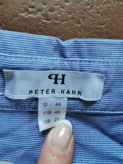 Peter Hahn Camicette: Peter Hahn; Hellblaue / fein gestreifte Bluse Gr. 46 – Usato da Boniswil venduto da Totomat-Lady 2