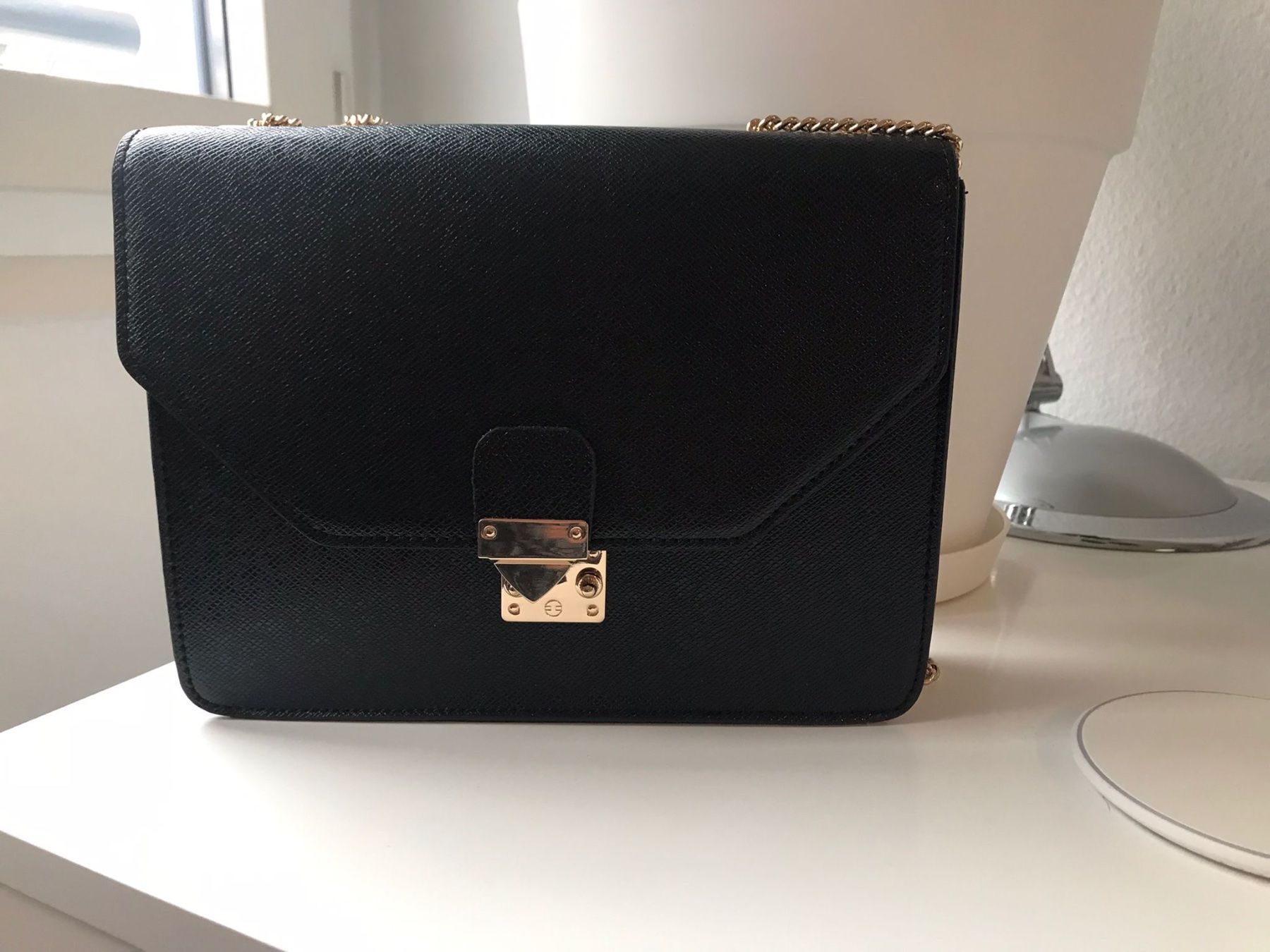 Taschen für Damen: Sac à main MADDISON noir, NEUF – Gebraucht aus Bussigny von coltroc 1