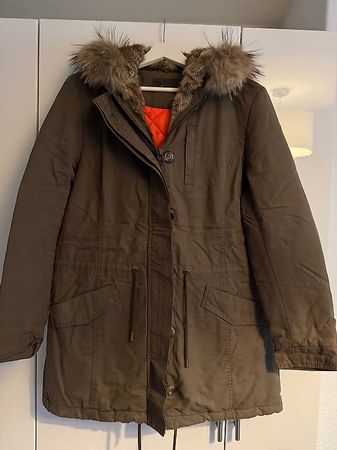 Grüne Winterjacke mit Fell