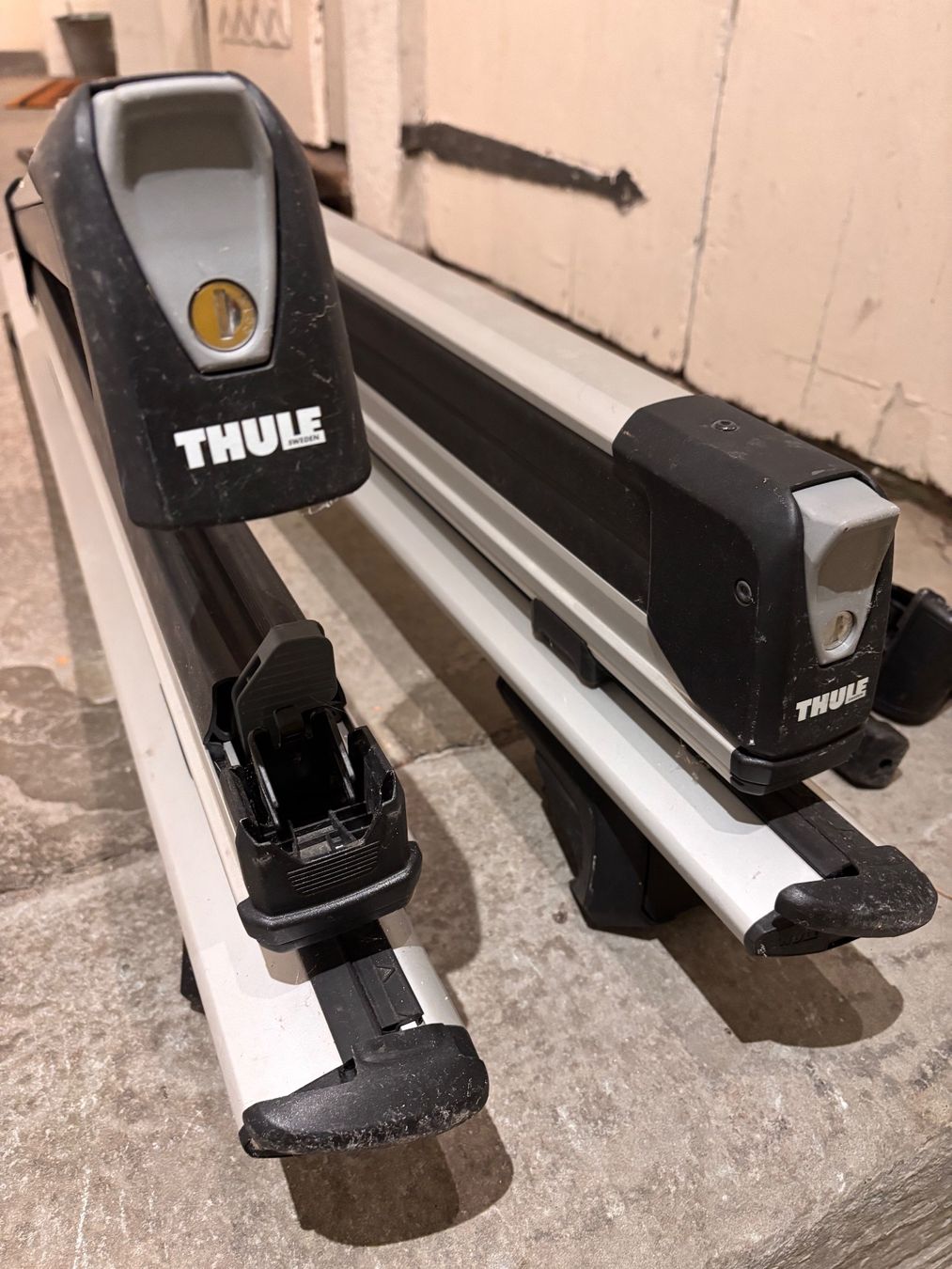 Thule Portapacchi: Thule Skiträger Grösse M & Dachträger – Usato da Zürich venduto da Allerhand27 2