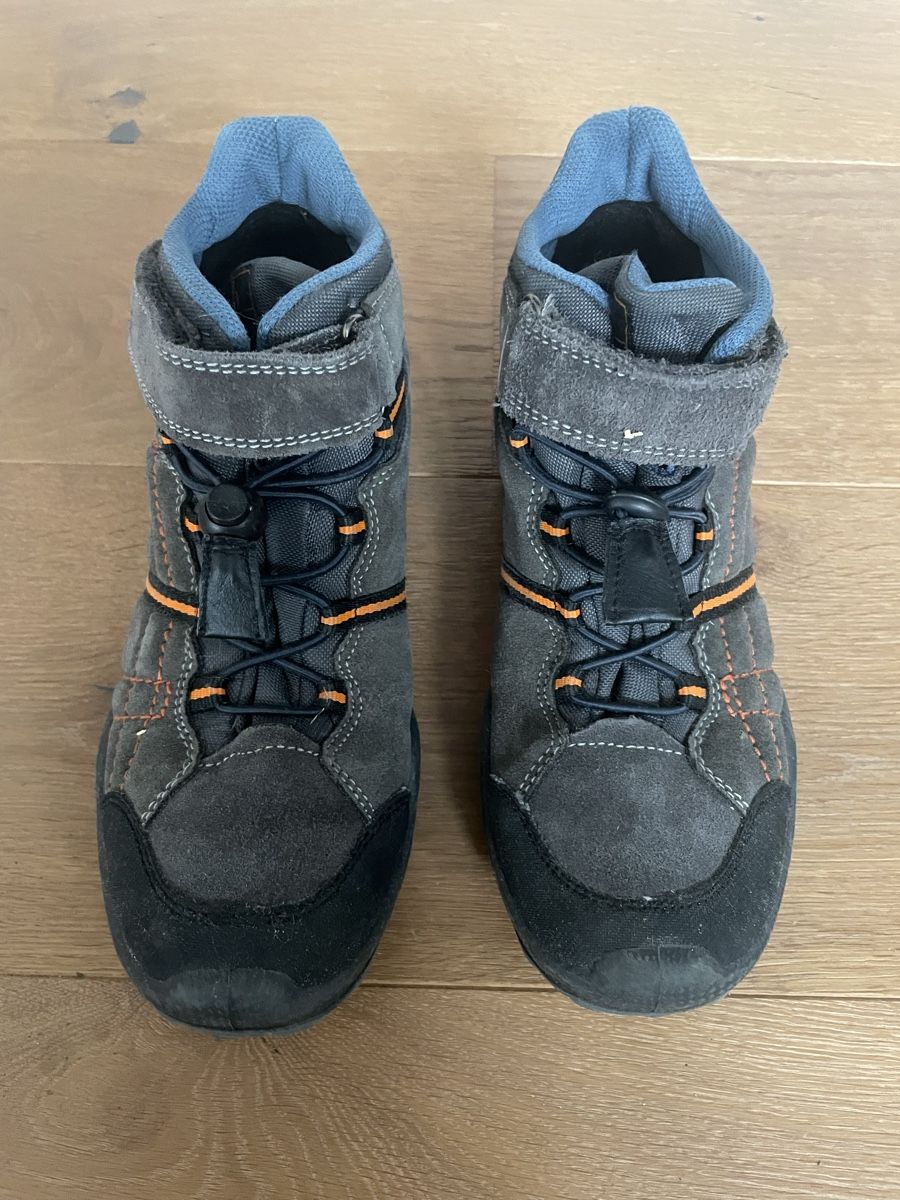 Schuhe für Jungen: Trekkingschuhe / Übergangsschuhe / Winterschuhe – Gebraucht aus Aarwangen von erd_ngx8 1