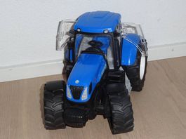 New Holland T7.270 Traktor 25cm 1:32