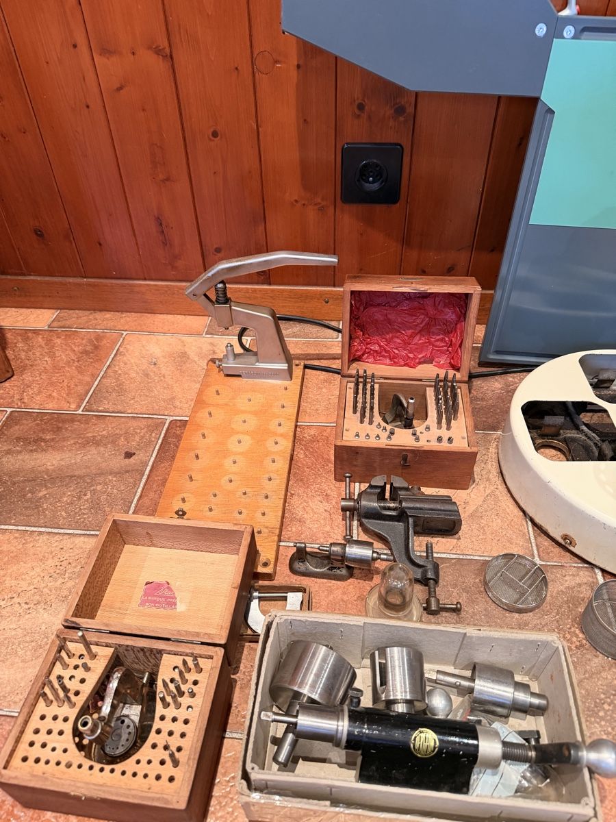 Tutti gli attrezzi: Lot outils horlogerie  – Usato da Cornol venduto da swi_bv2w 3