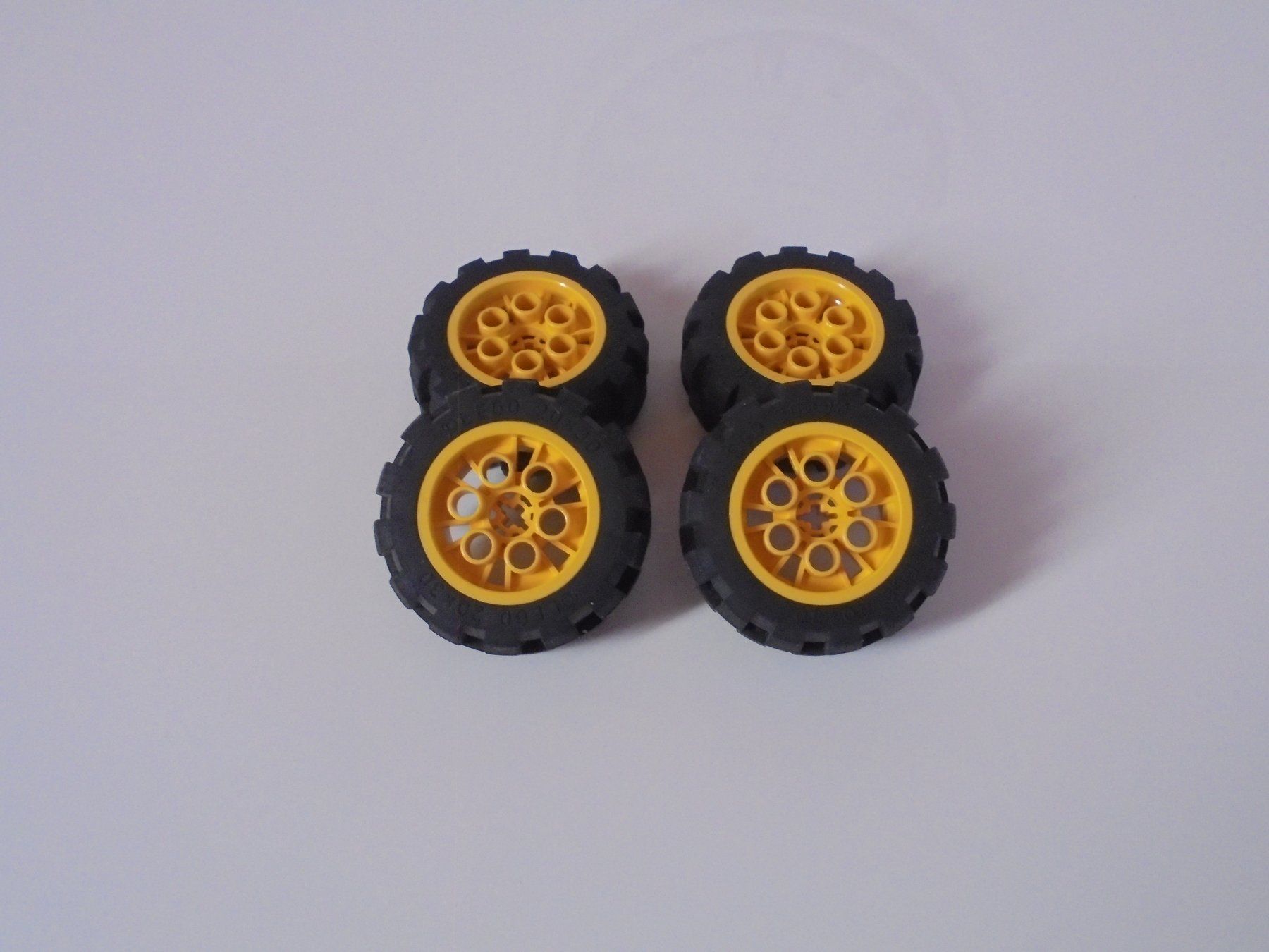 Lego Giocattoli: LEGO - 4 - RÄDER - 20 X 30 – Usato da Gelterkinden venduto da ajdt4