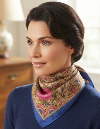 Foulard en soie motif floral Paisley rose taille 82cm×86cm