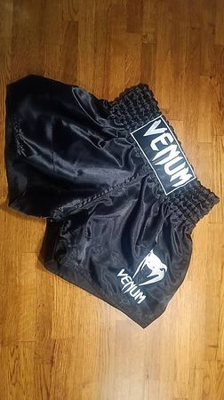 Venum Classic Muay Thai Shorts - Damen/Mädchen - NEU
