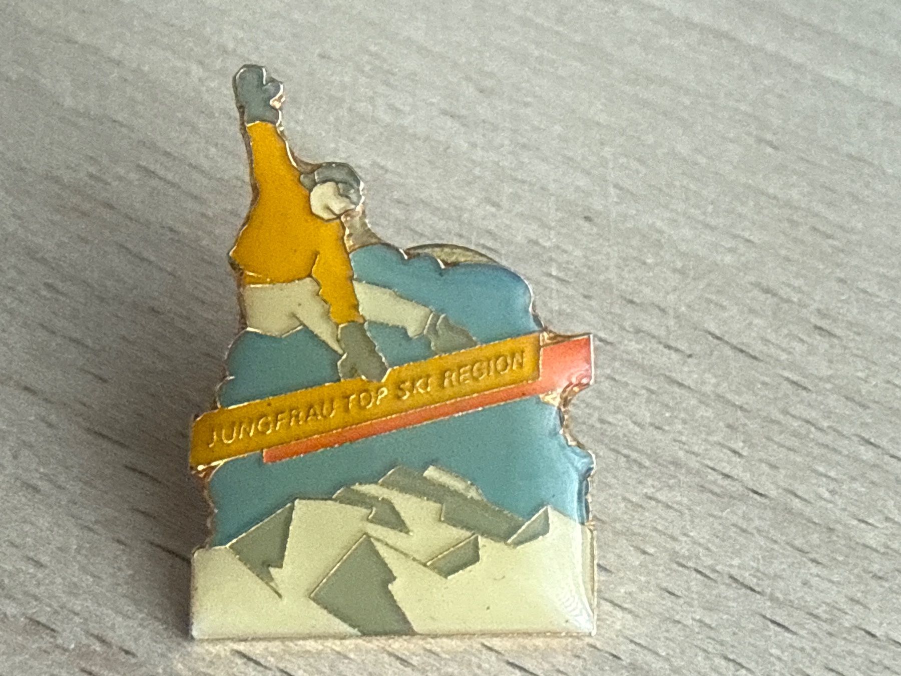 Placchette & Badge: Pin Jungfrau Top Ski Region – Usato da Glattbrugg venduto da Schweigmatt