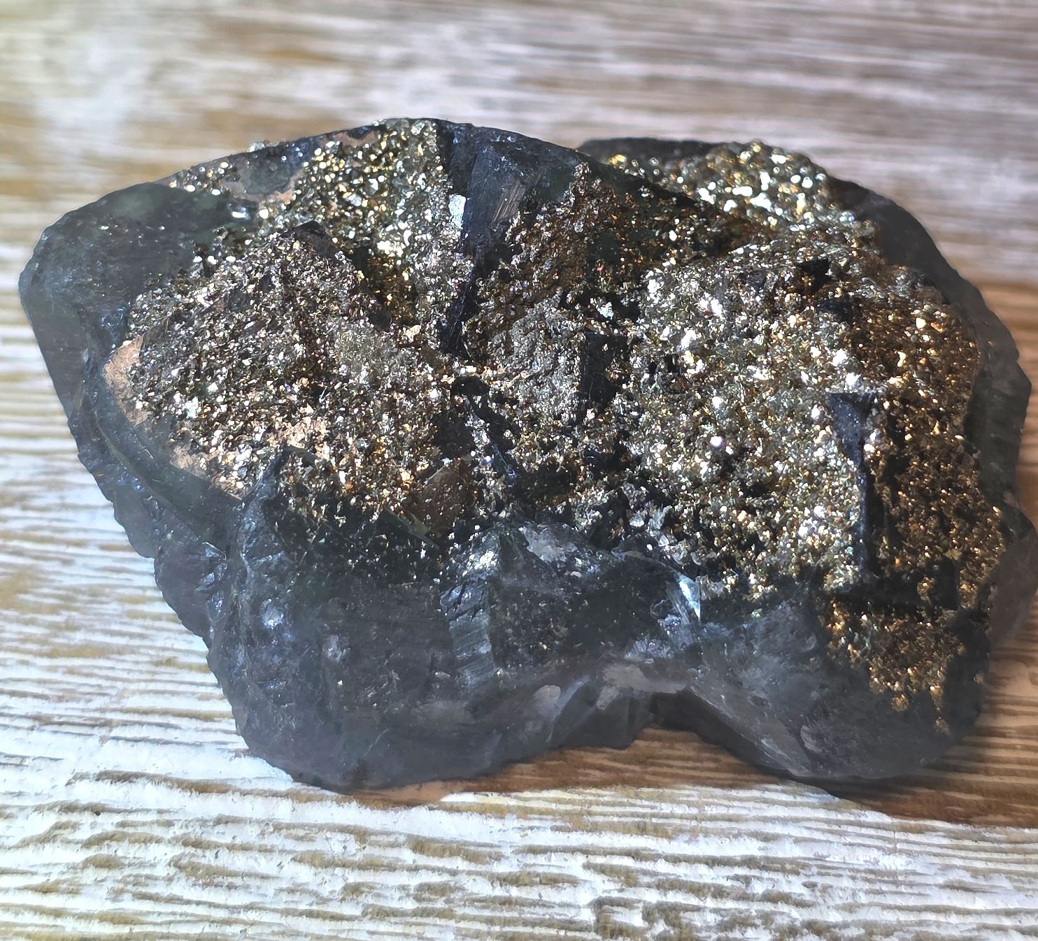 Minerali & Pietre curative: Fluorit mit Pyrit Rohstück 100g – Nuovo e nell'imballaggio originale da Matzingen venduto da Shay_Crystalz 1