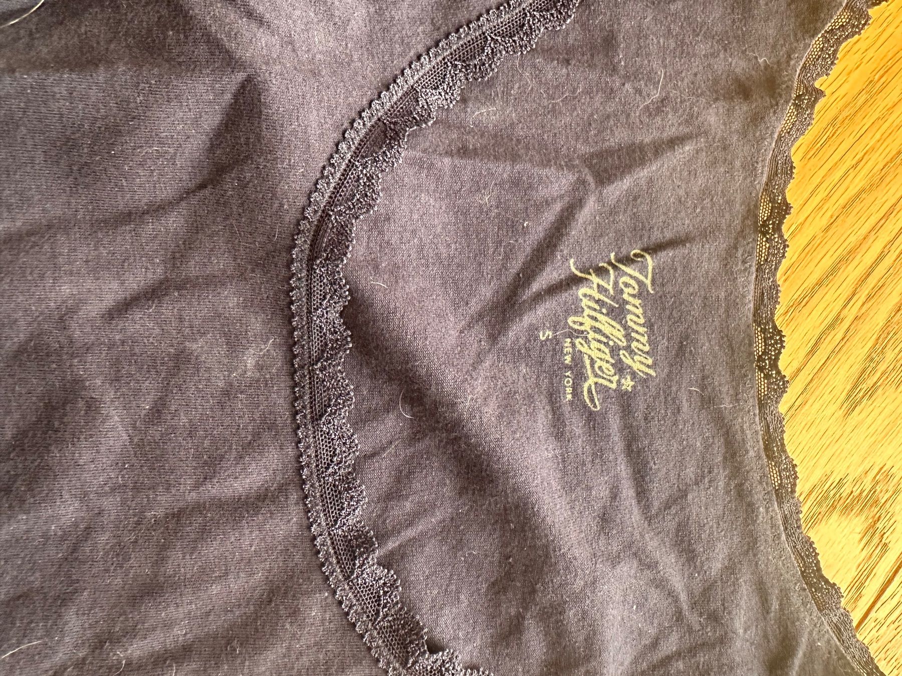 Tommy Hilfiger Tops: Hilfiger Tops s schwarz+blau – Neuf (Voir description) à Pfaffhausen par Klaras_second_hand 3