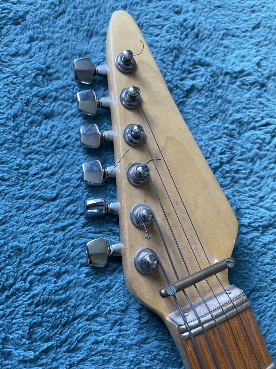 Musikinstrumente: Selbst gebaute E- Gitarre – Defekt aus GÜMLIGEN von  3