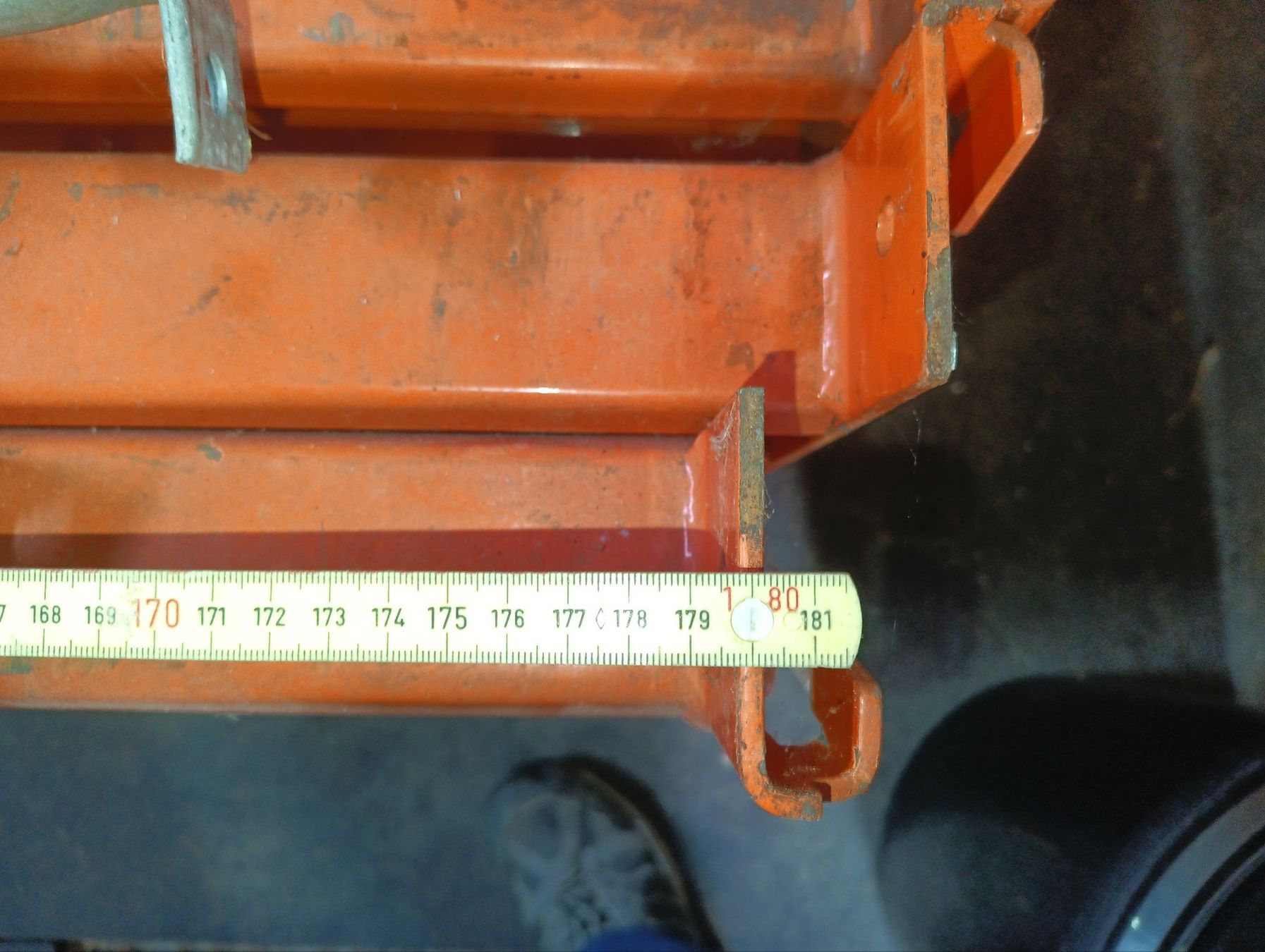 Scaffali: Lagerregal Träger Orange, gebraucht, robust – Usato da Weite venduto da KingArthur0815