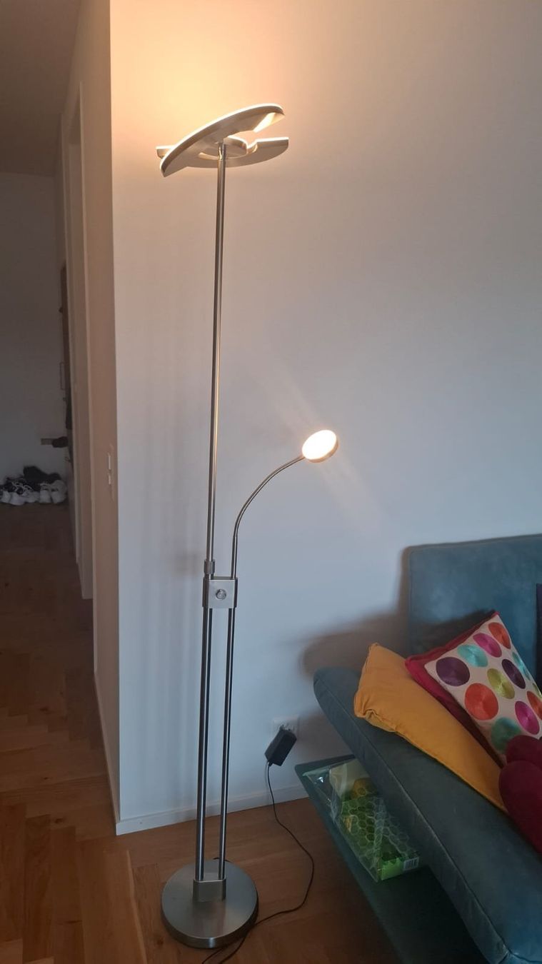 Lampade: Stehlampe LED – Usato da Sempach venduto da johfurrer
