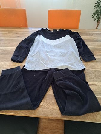 Flauschiges Langarm Pyjama zu verkaufen Gr.152
