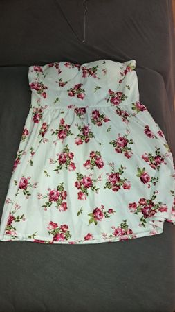 Sommerliches Blumenkleid, trägerlos - Grösse 36