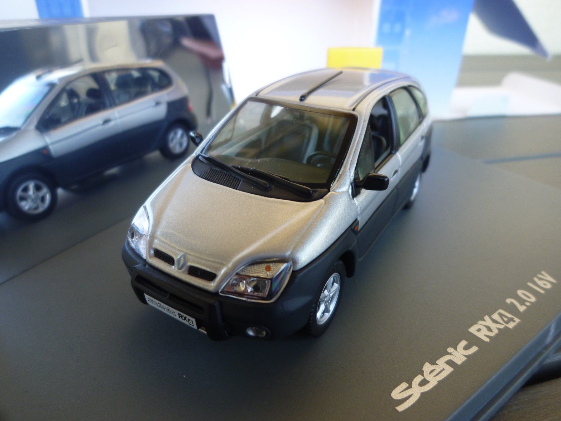 Modellini d'auto: Renault Scènic RX4 2.0 16V – Nuovo e nell'imballaggio originale da Flawil venduto da Imperiosud 3