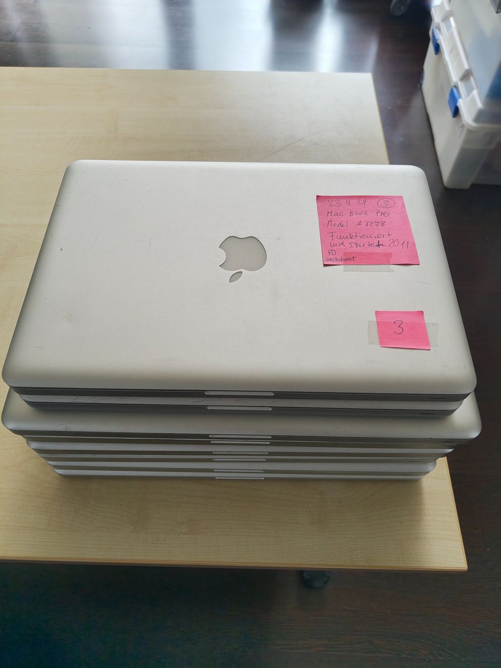 Apple Notebooks: Set mit 8 Defekten Macbook – Defekt aus Porrentruy von inf_lxw7 1
