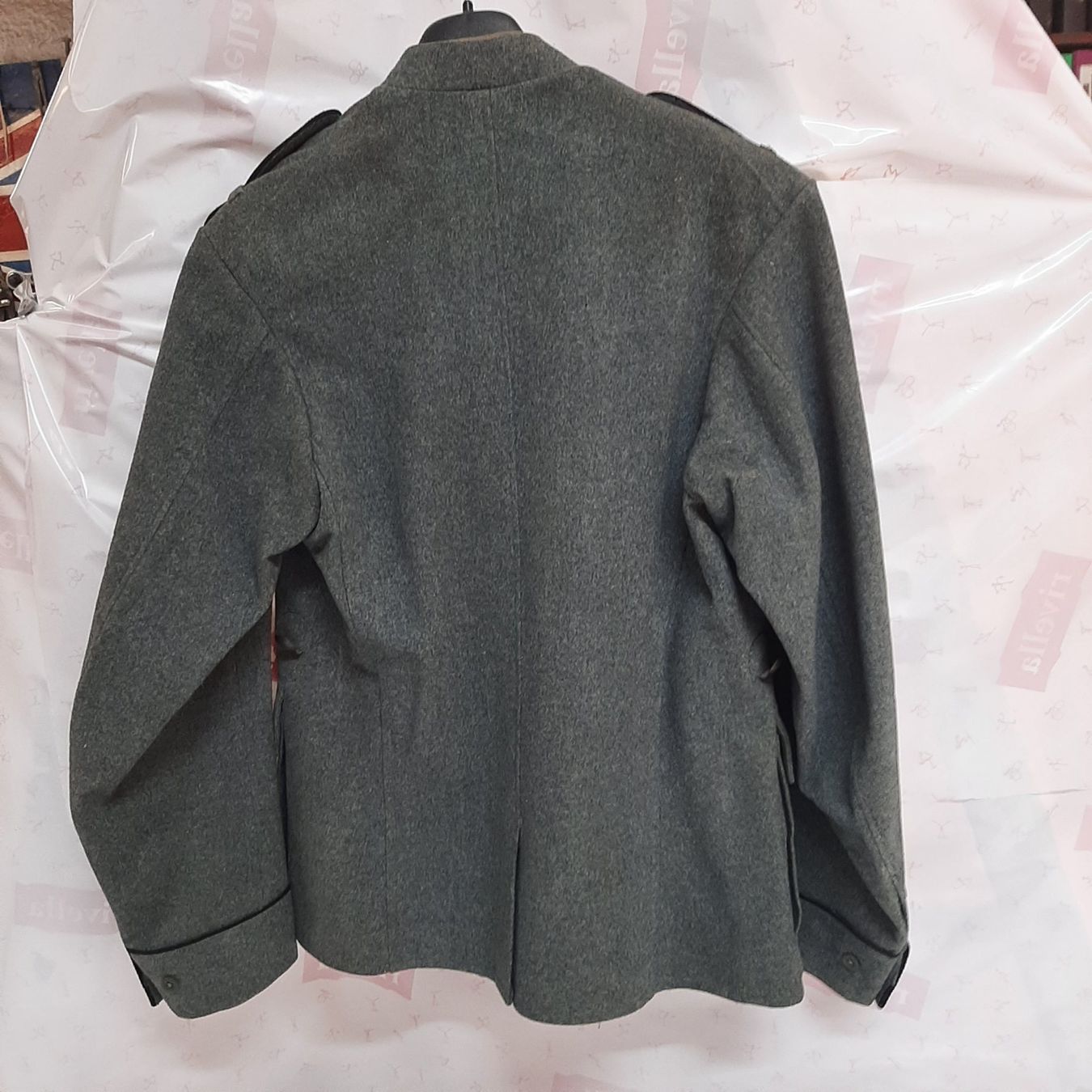 Giacche: Originale Schweizer Militärjacke – Usato da Sulgen venduto da triton01 1