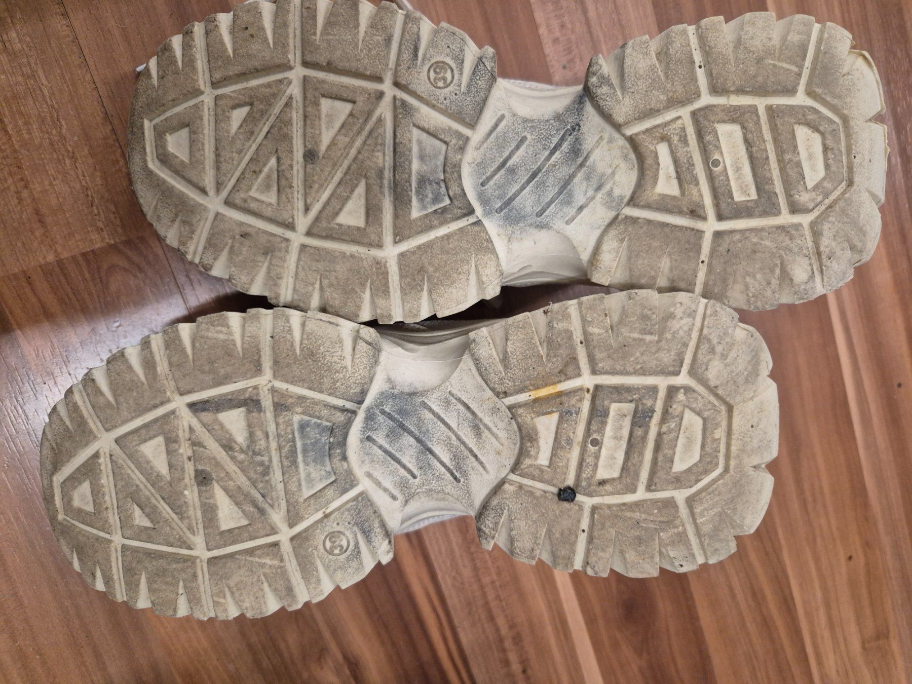 Damenschuhe: SPORTSCHUH GR 39 k21 – Gebraucht aus Schwarzenburg von Flamingo07 1