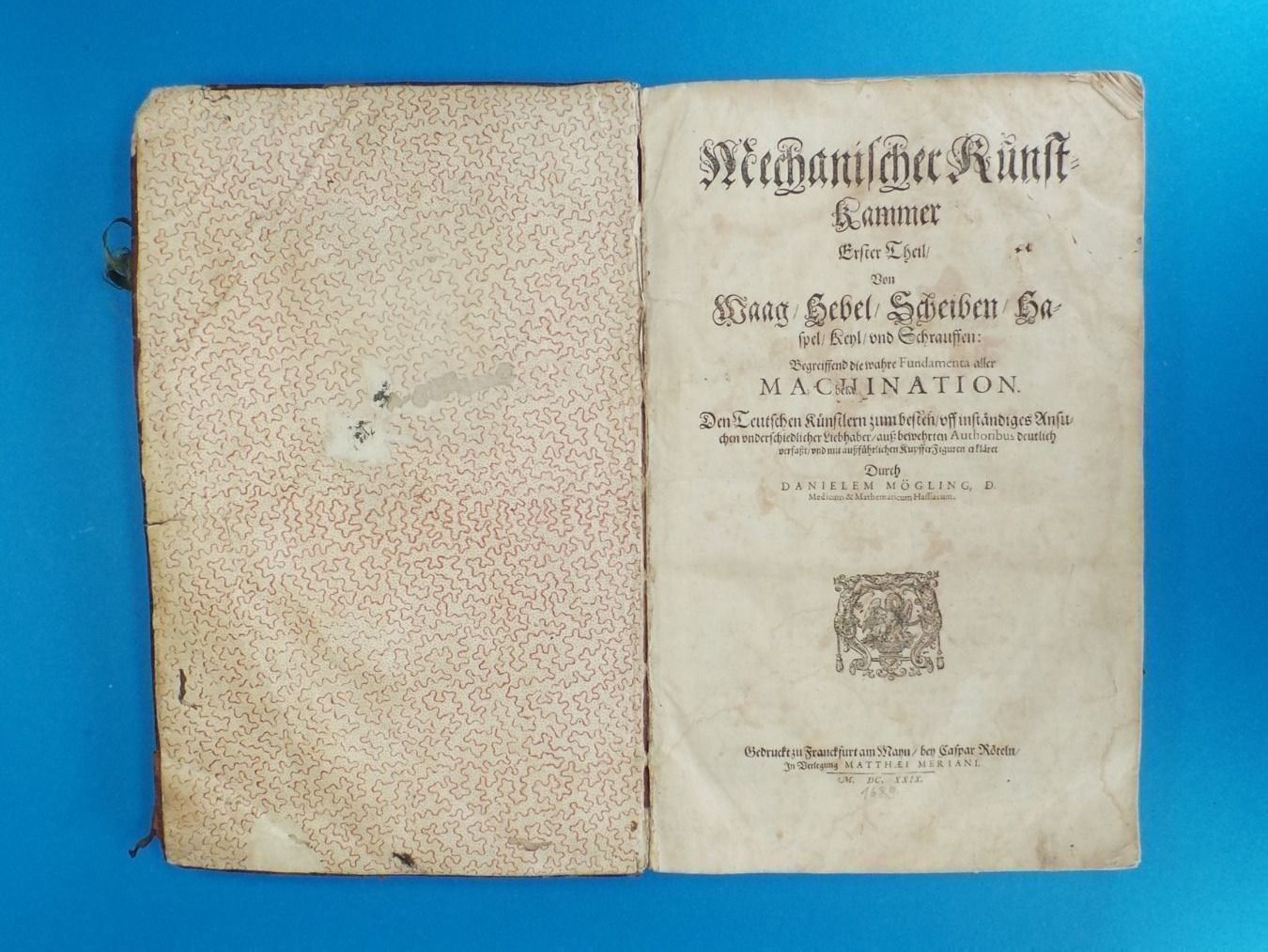 Bücher: Antikes Mechanik Buch von 1629 – Defekt aus Zug von Maxbaum
