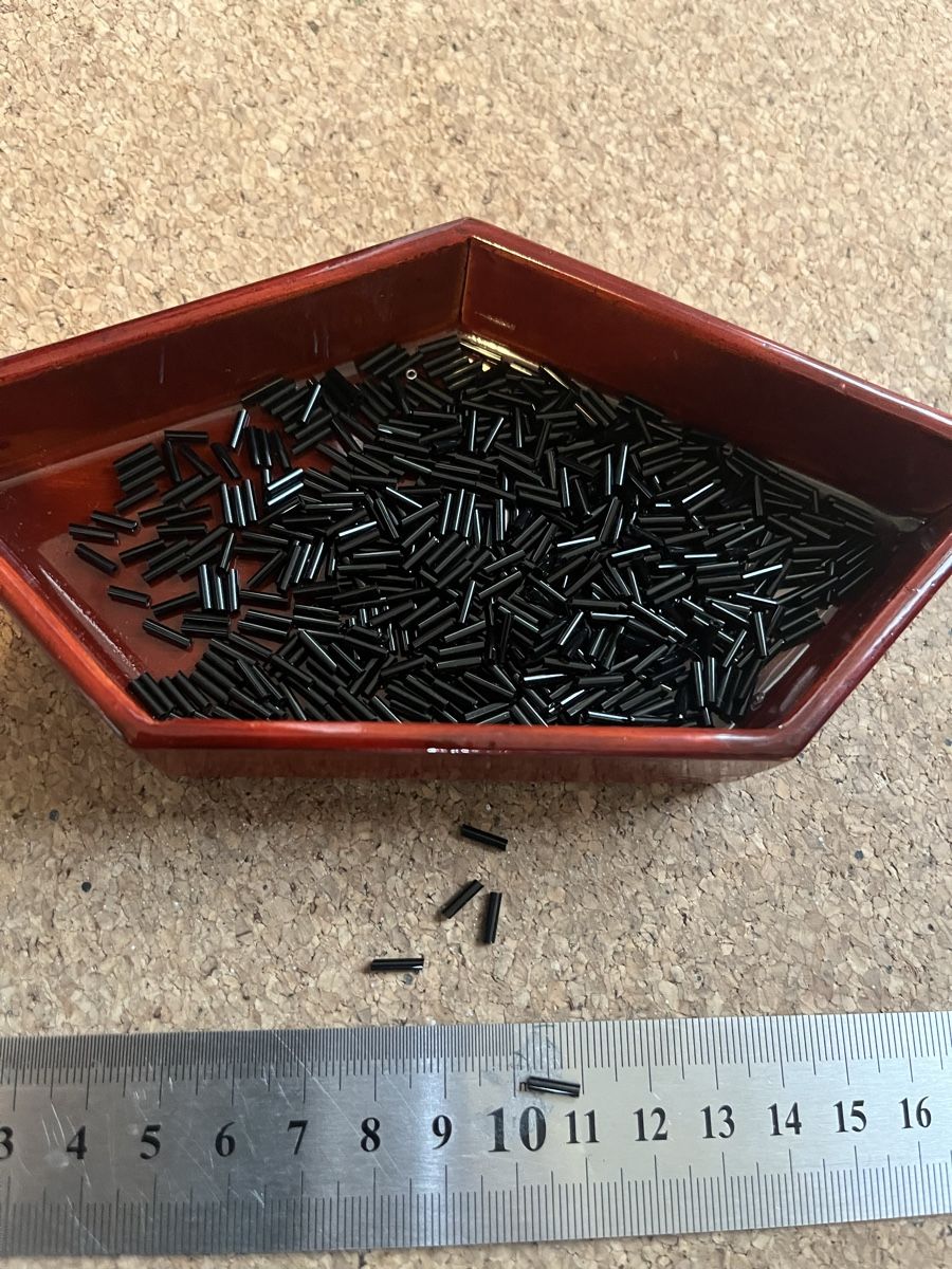 Kit bricolage: Bugle Beads Set 100g Schwarz Gold Silber Violett irisierend – Nuovo (secondo la descrizione) da Zuchwil venduto da MLV92 3
