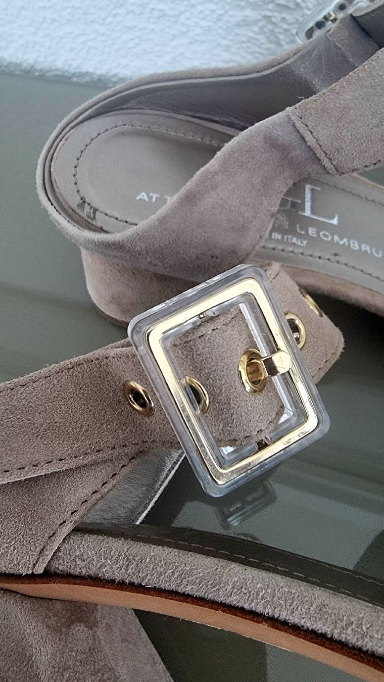 AGL Scarpe da donna: AGL Sandale 37 Wildleder taupe – Nuovo e nell'imballaggio originale da Untereggen venduto da cla_kb2w 4