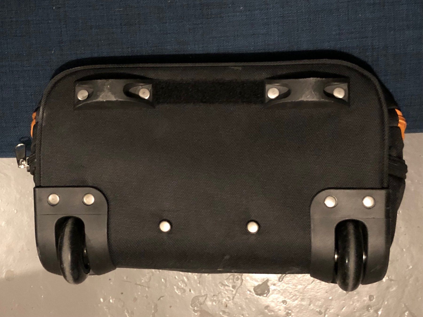 Valigie: Rolltasche schwarz/orange – Usato da Buchs SG venduto da Handyman77 1