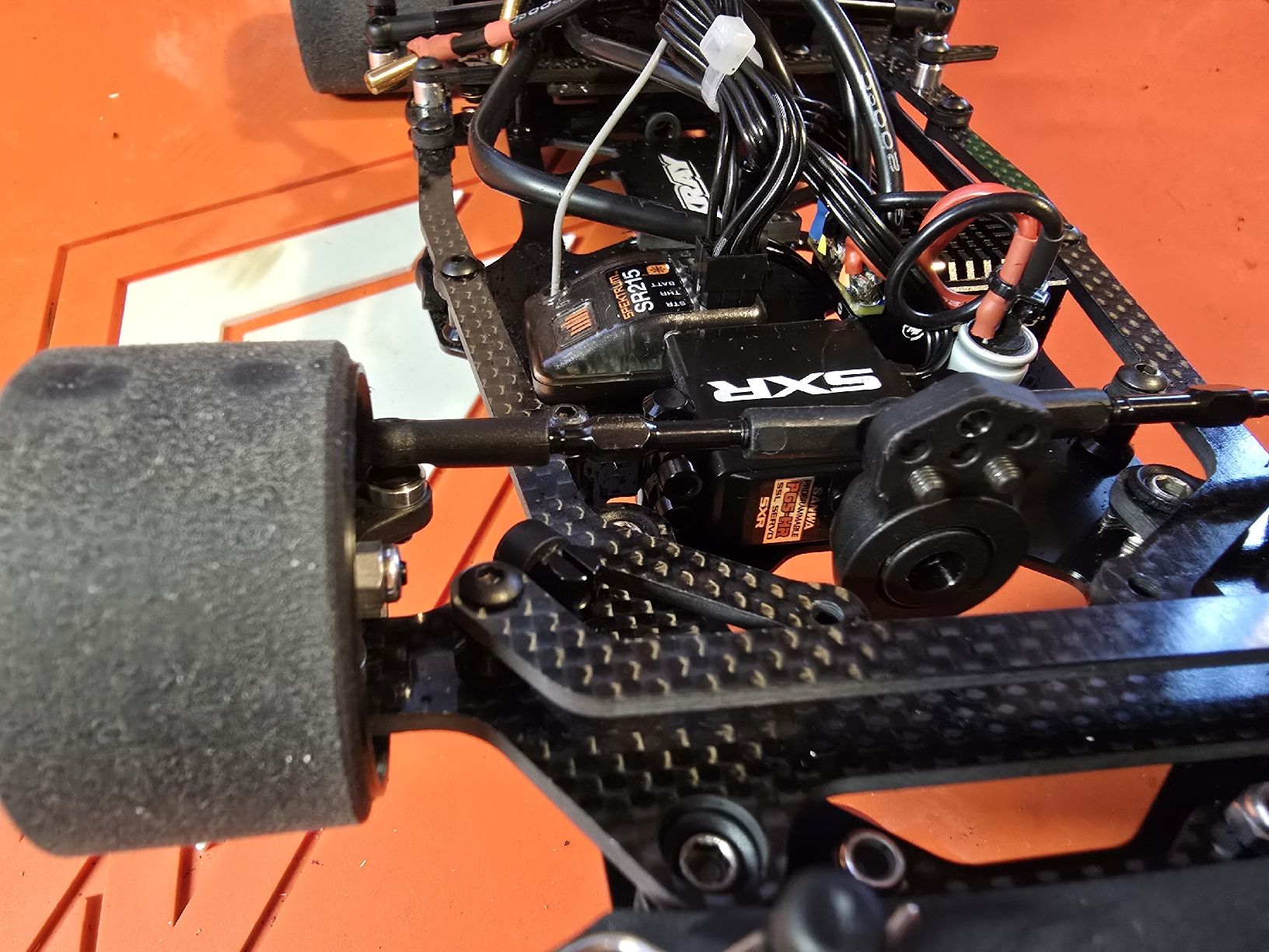 XRay Modellismo RC: XRAY X12 2023 EU SPECS XRAY inkl. Hudy Setup-System – Usato da Kirchleerau venduto da Ferrari355 2